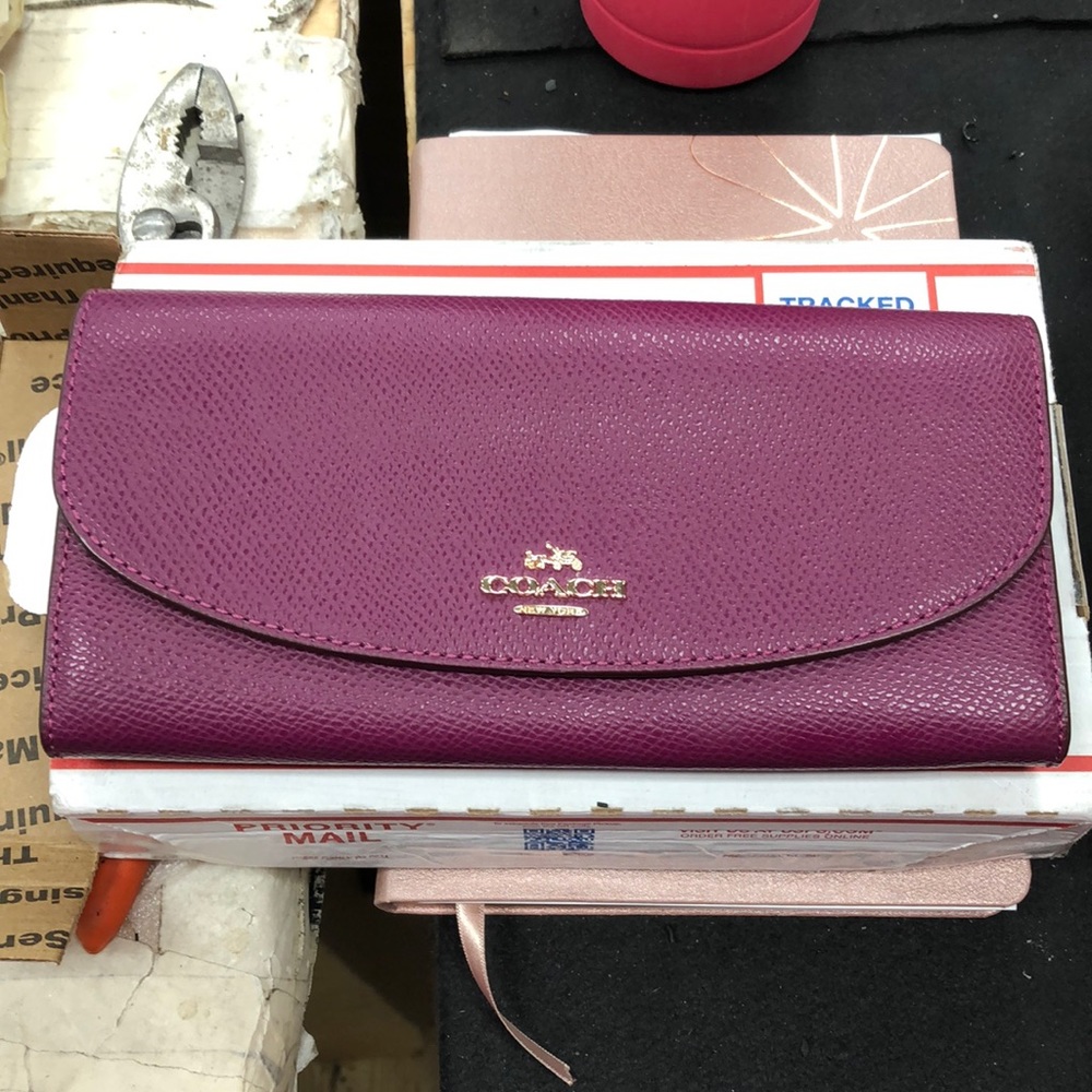 Coach Wallet Cranberry